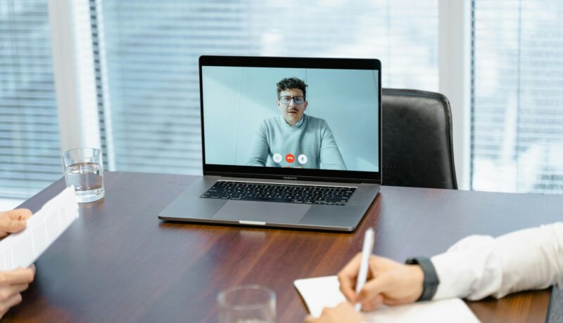Managing International Remote Teams: Challenges, Tools, and Best Practices for 2025 Managing International Remote Teams